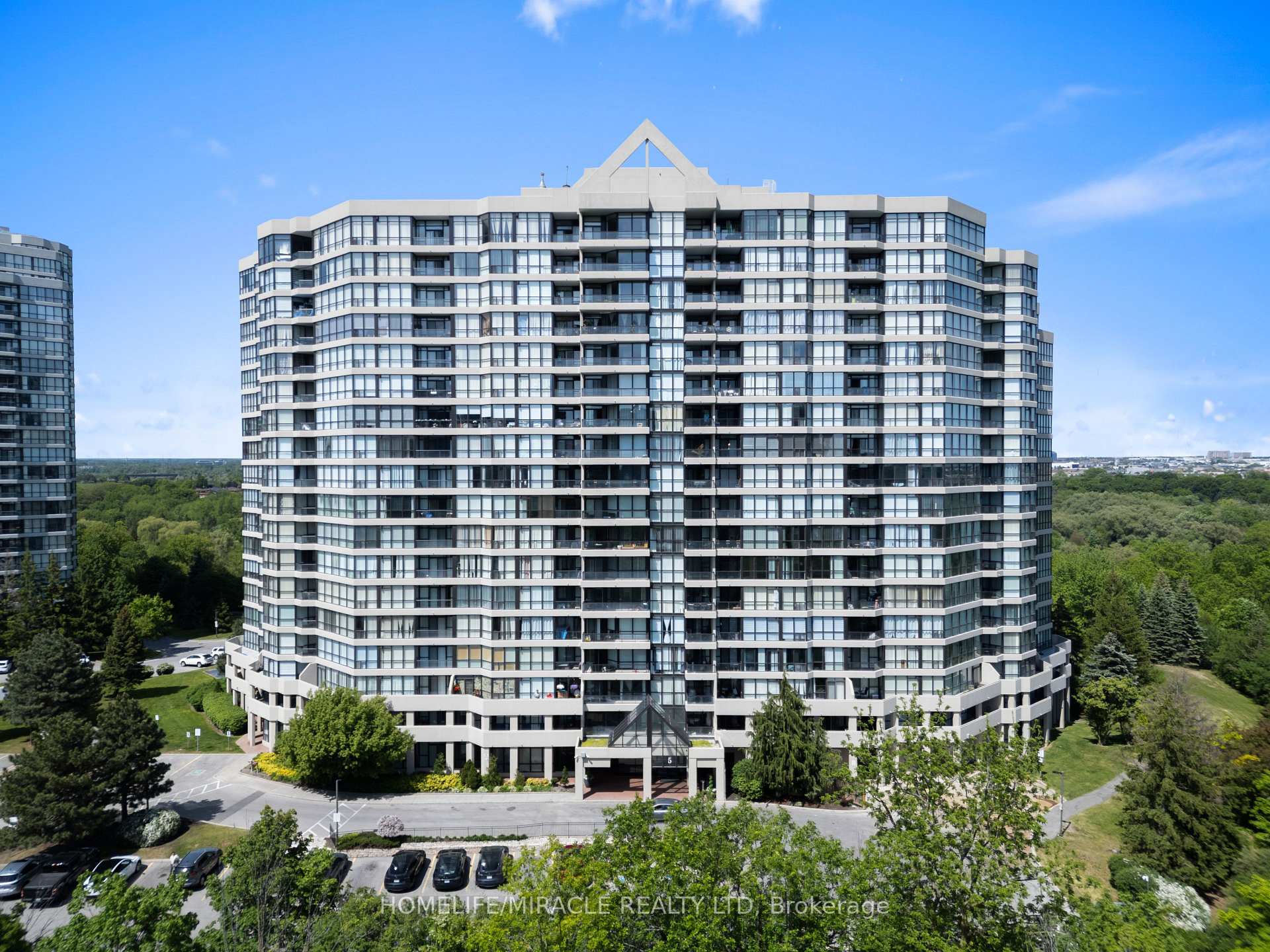 5 Rowntree Road 405, Toronto W10, ON M9V 5G9
