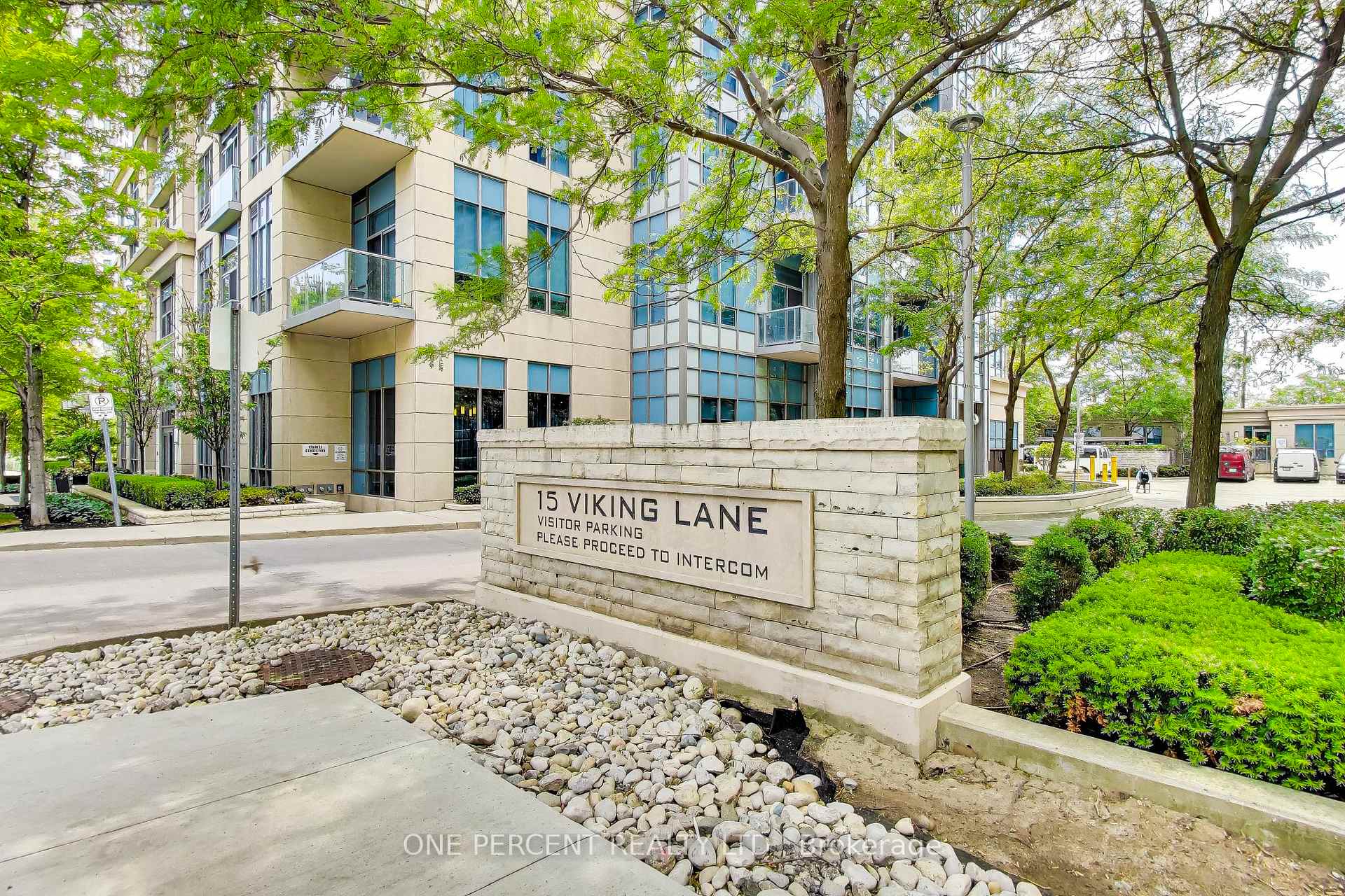 15 Viking Lane 2606, Toronto W08, ON M9B 0A4