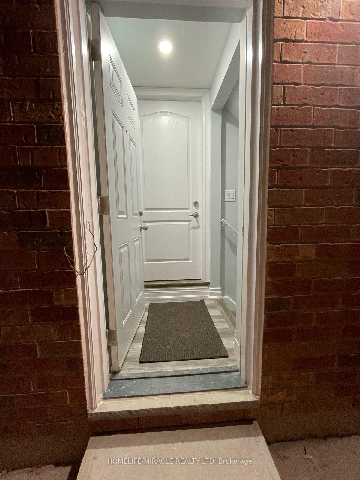 80 Reichert Court 1, Milton, ON L9T 8R7