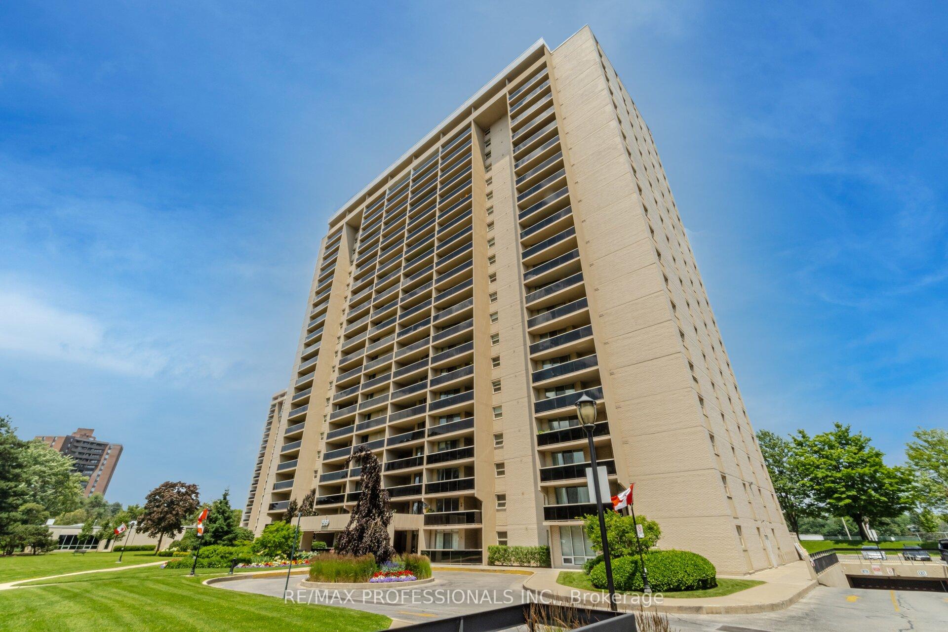 299 Mill Road 705, Toronto W08, ON M9C 4V9