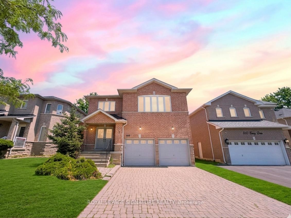 806 Envoy Drive, Mississauga, ON L5W 1H3