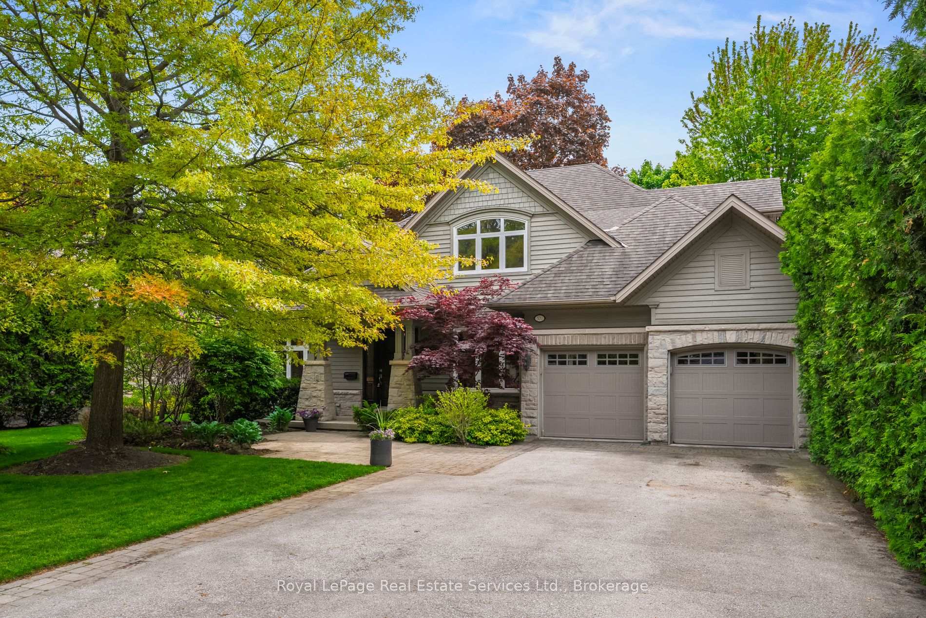 370 Christina Drive, Oakville, ON L6K 1H6