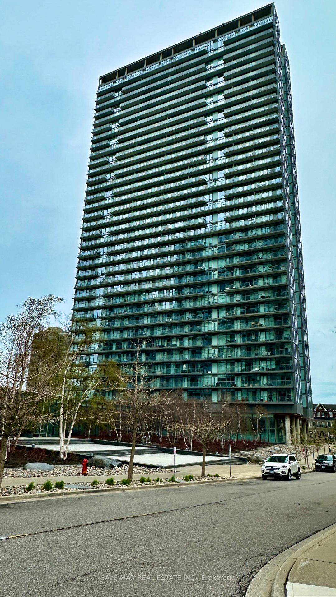 105 The Queensway Avenue 3213, Toronto W01, ON M6S 2A2