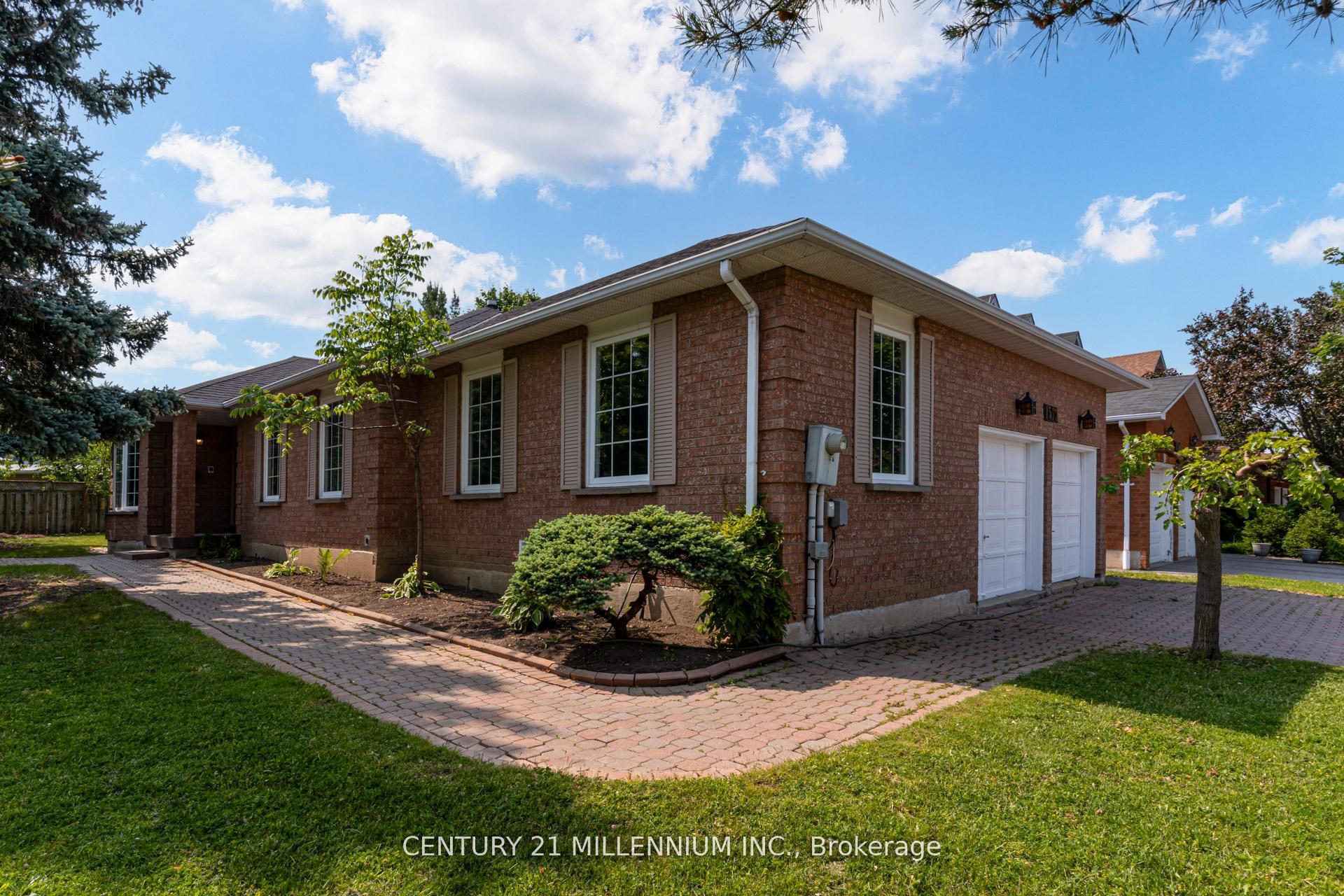 1572 Cartier Court, Mississauga, ON L5M 4B3