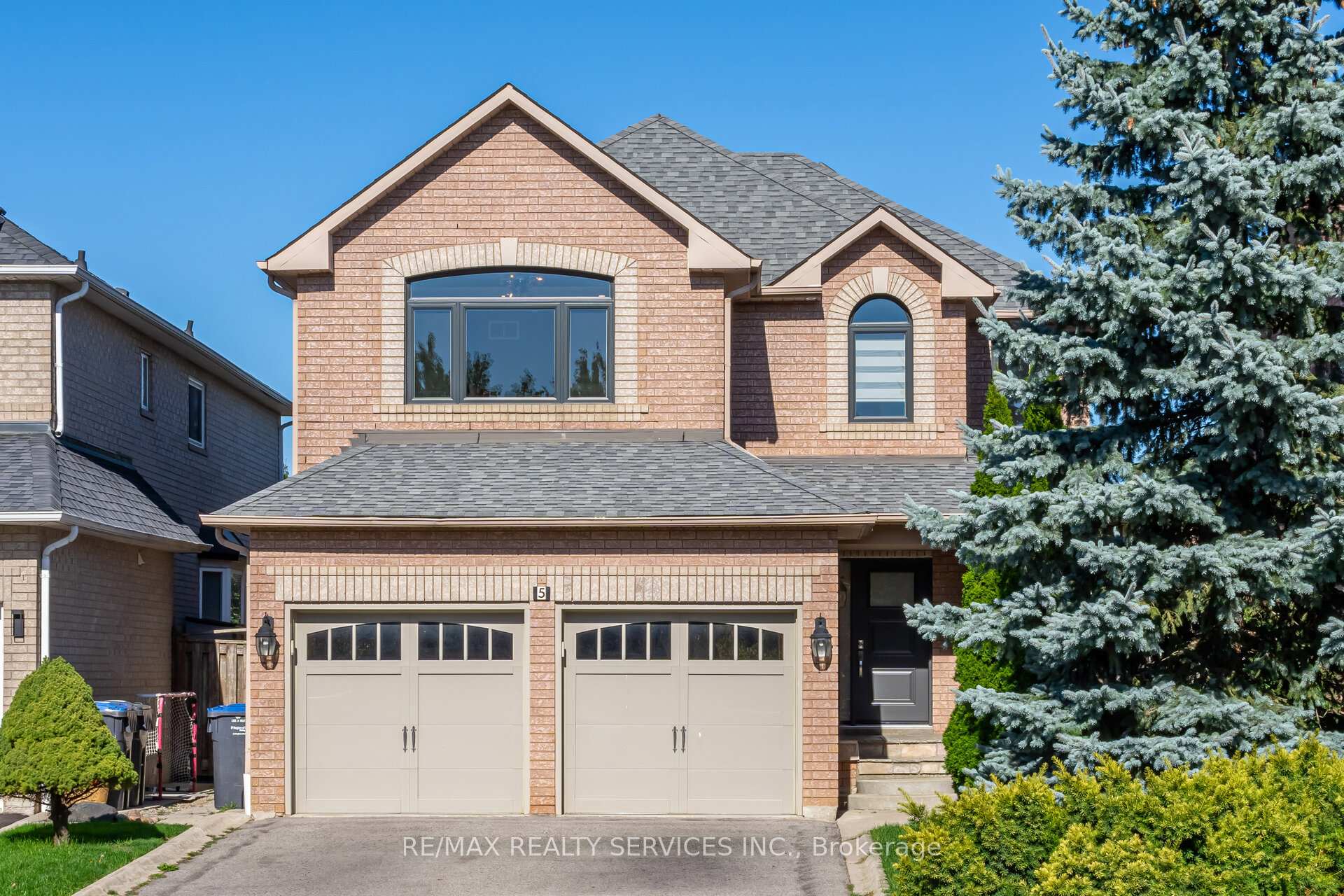 5 Melrose Gardens, Brampton, ON L7A 1J7