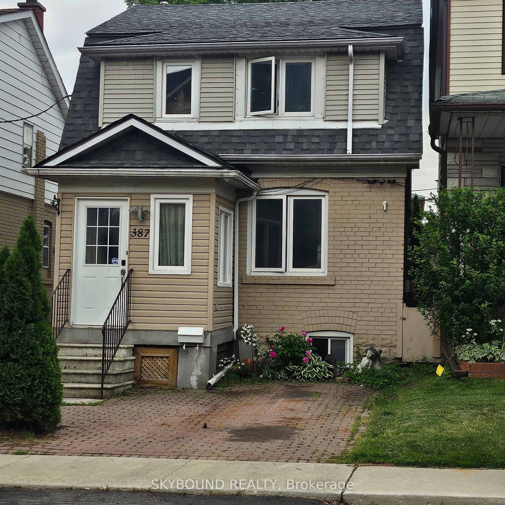 387 Hopewell Avenue, Toronto W04, ON M6E 2S1