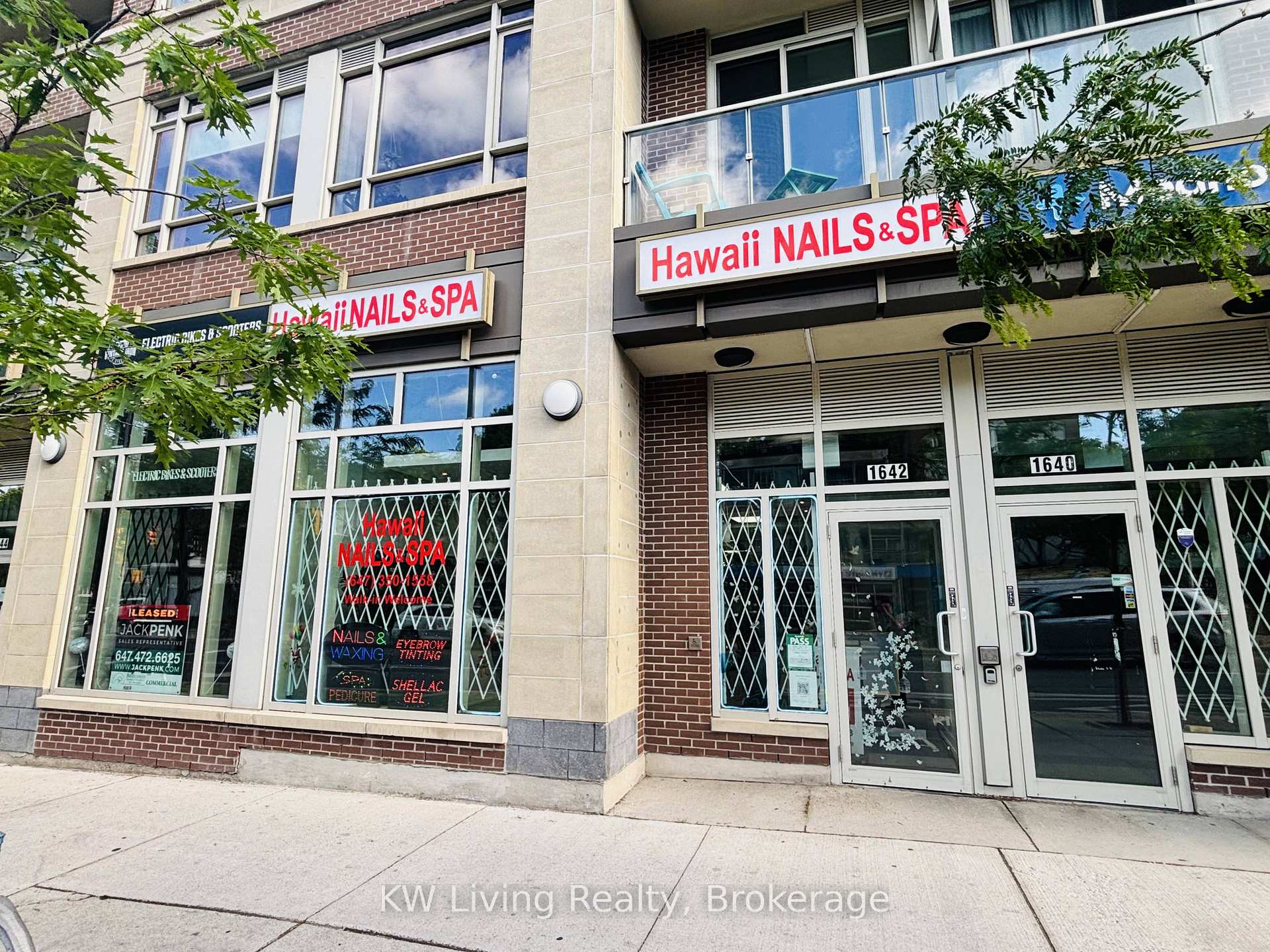 1642 Bloor Street W, Toronto W02, ON M6P 1A7