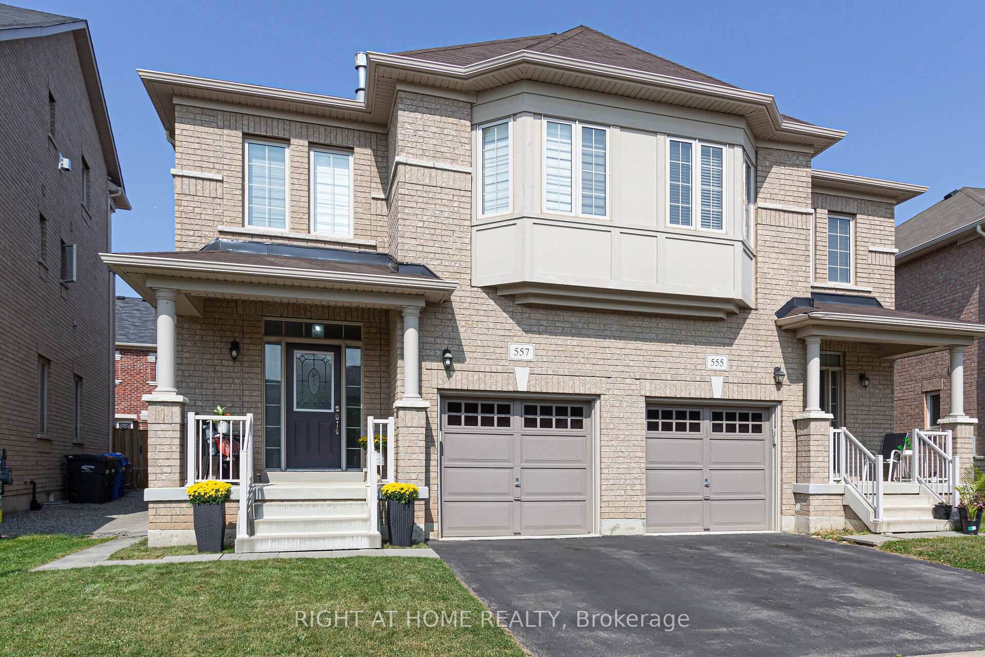 557 Settlers Road W, Oakville, ON L6M 1N7