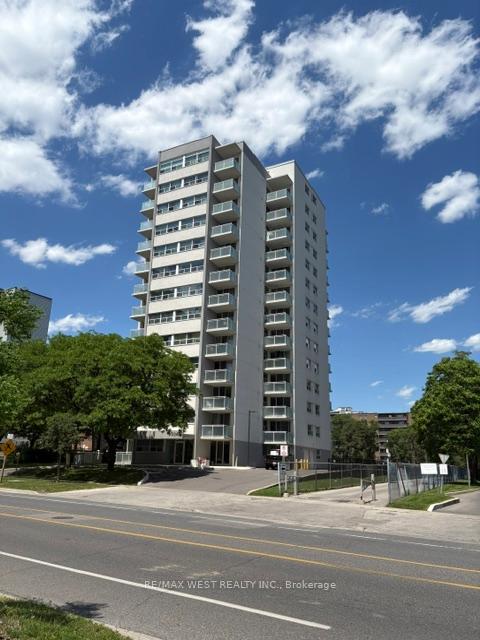 2345 Confederation Parkway 804, Mississauga, ON L5B 2H3