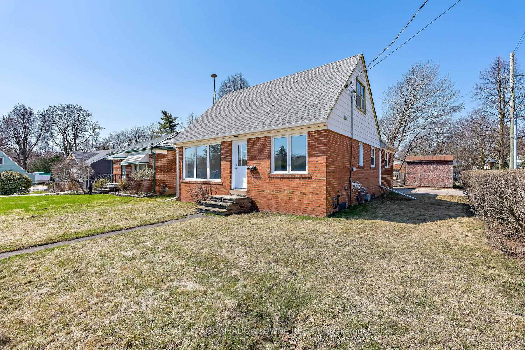 3 Bard Lane, Halton Hills, ON L7G 2M6
