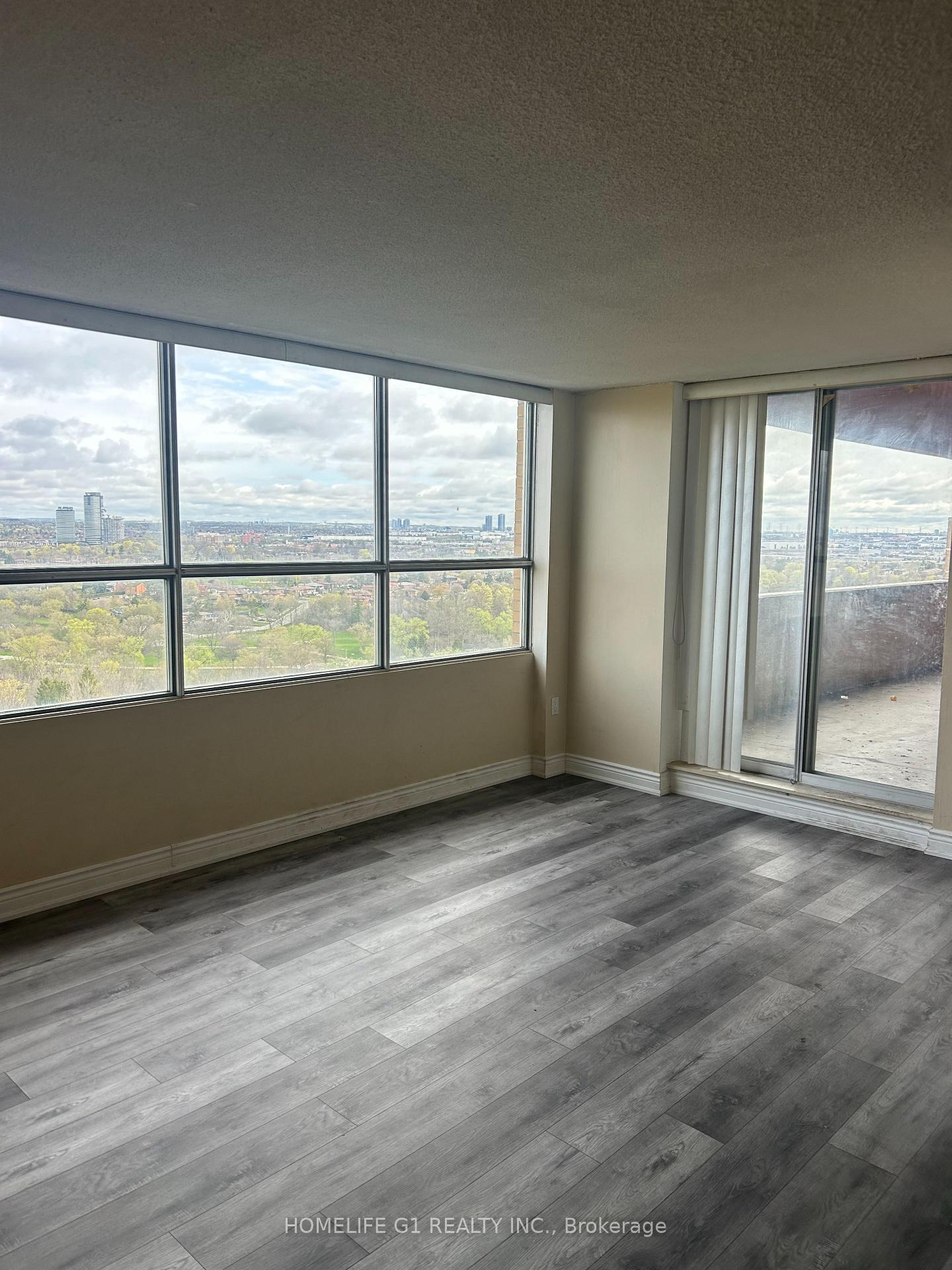 40 Panorama Court 1803, Toronto W10, ON M9V 4M1