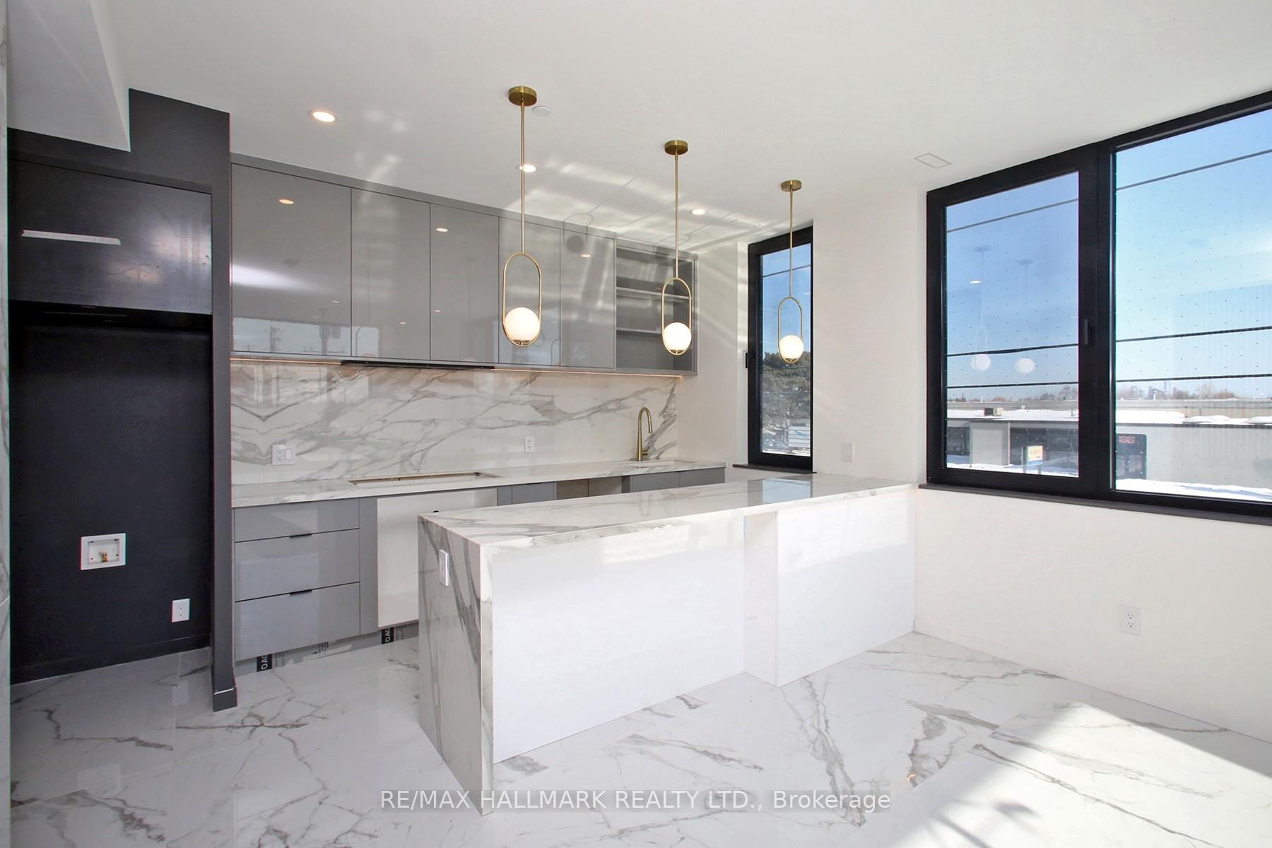 2 Owen Drive, Toronto W06, ON M8W 1W7