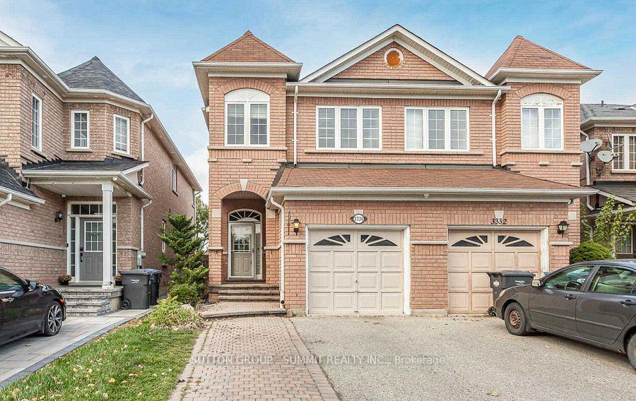 3330 Fountain Park Avenue, Mississauga, ON L5M 7E2