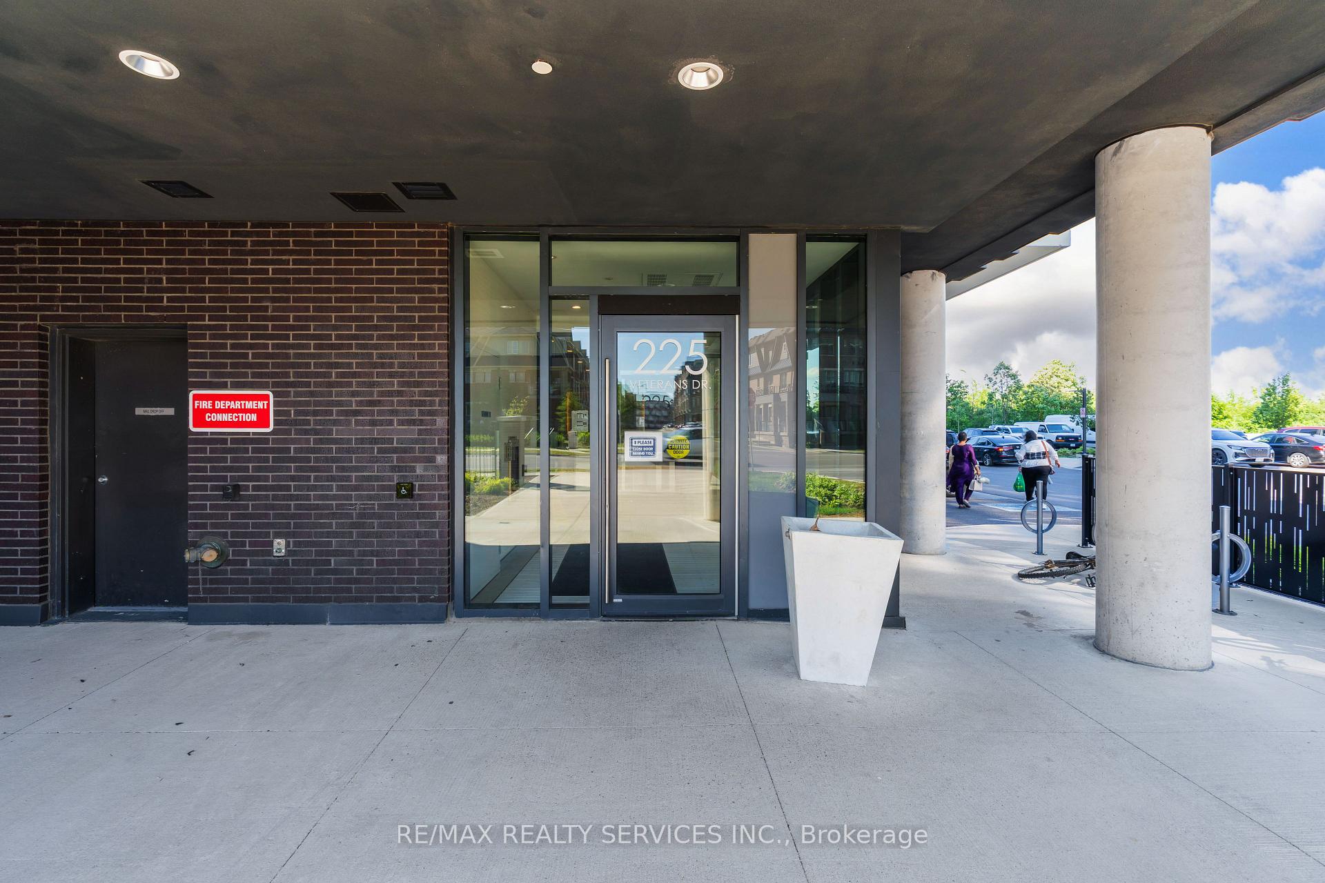 225 Veterans Drive 909, Brampton, ON L7A 5L7