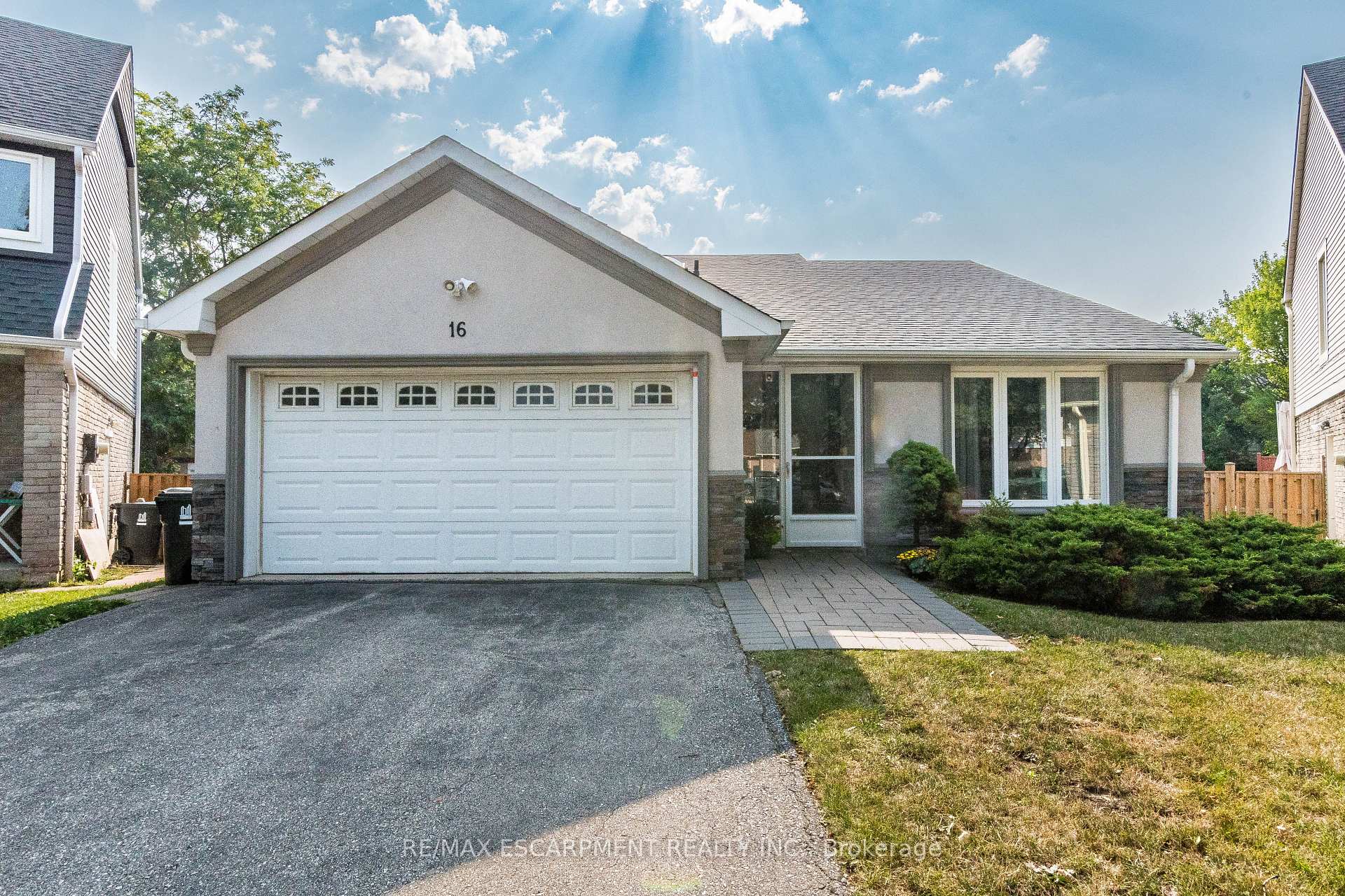 16 Ackrow Court, Toronto W08, ON M9C 5C4