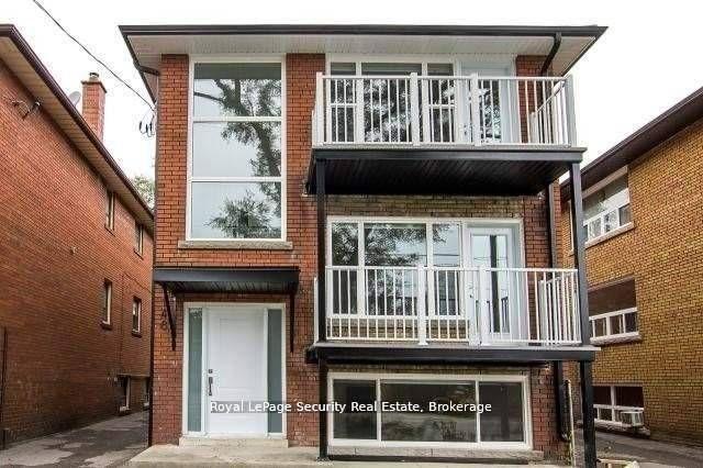 148 Portland Street, Toronto W06, ON M8Y 1B2