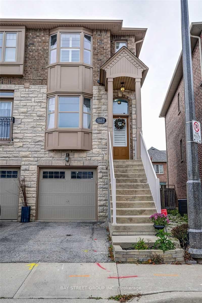 2410 Woodstock Trail 9, Oakville, ON L6M 0L3