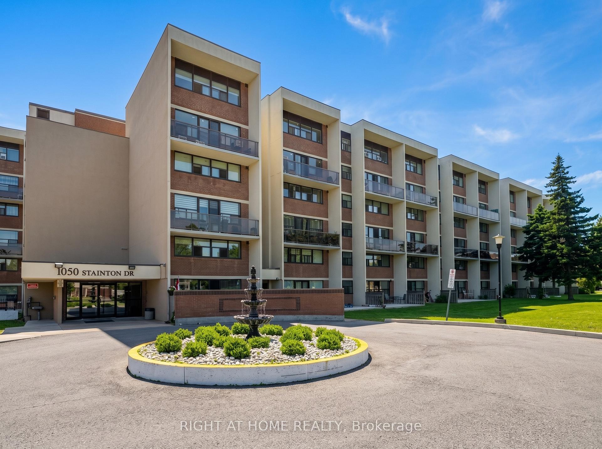 1050 Stainton Drive 201, Mississauga, ON L5C 2T8