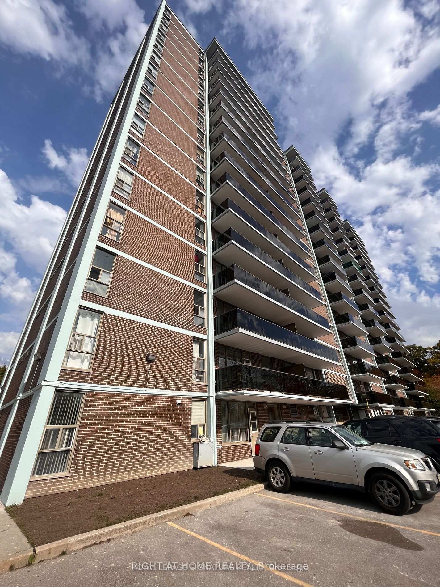 235 Grandravine Drive 1607, Toronto W05, ON M3N 1J2