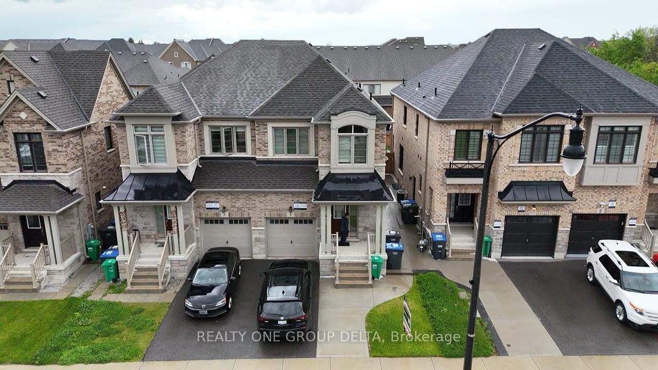 6 Quinton Ridge ., Brampton, ON L6Y 0E3