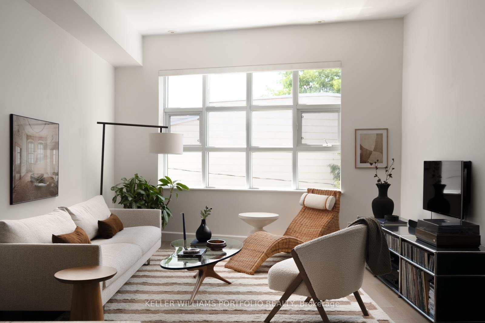 235 Medland Street 209, Toronto W02, ON M6P 2N6