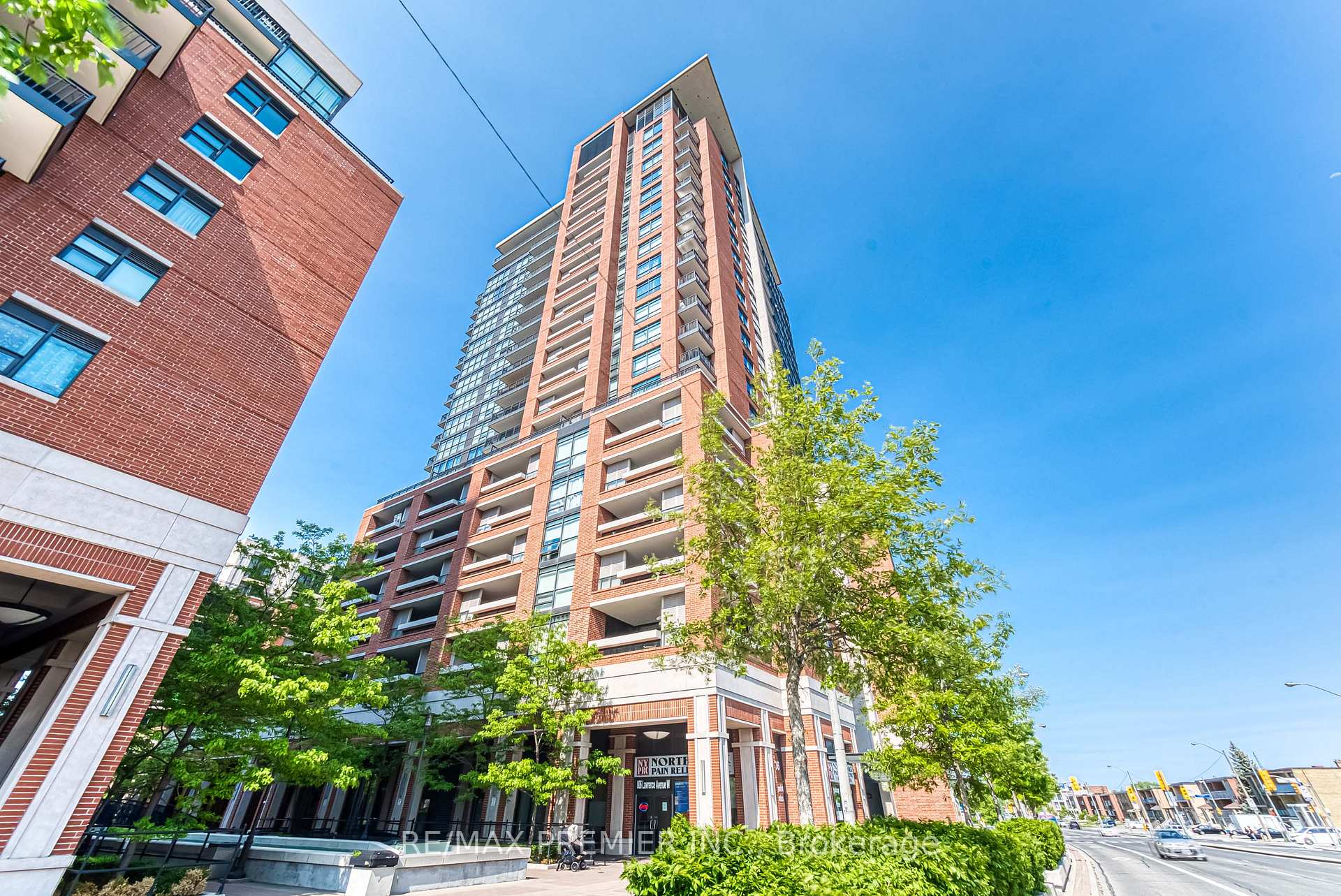 800 Lawrence Avenue 2013, Toronto W04, ON M6A 0B1