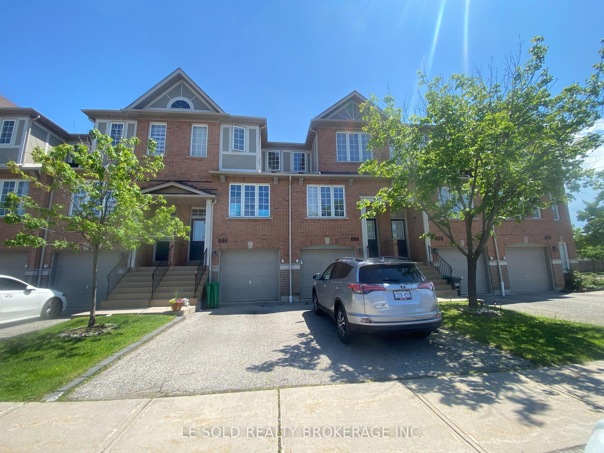 888 Scollard Court, Mississauga, ON L5R 2R5