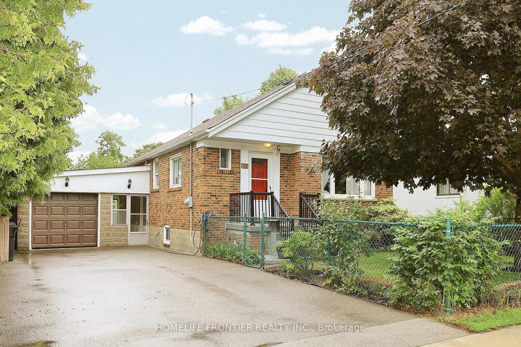 32 Coules Court, Toronto W06, ON M8W 2N9