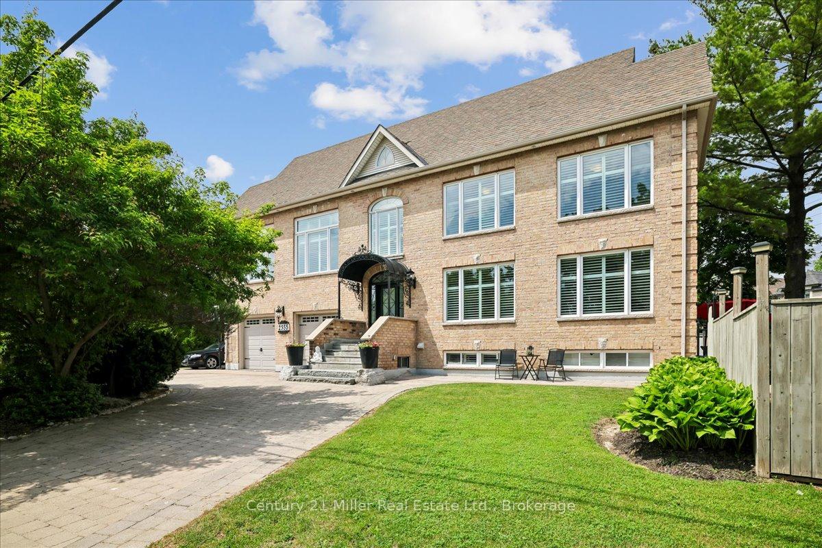 2355 Old Carriage Road, Mississauga, ON L5C 1Y6