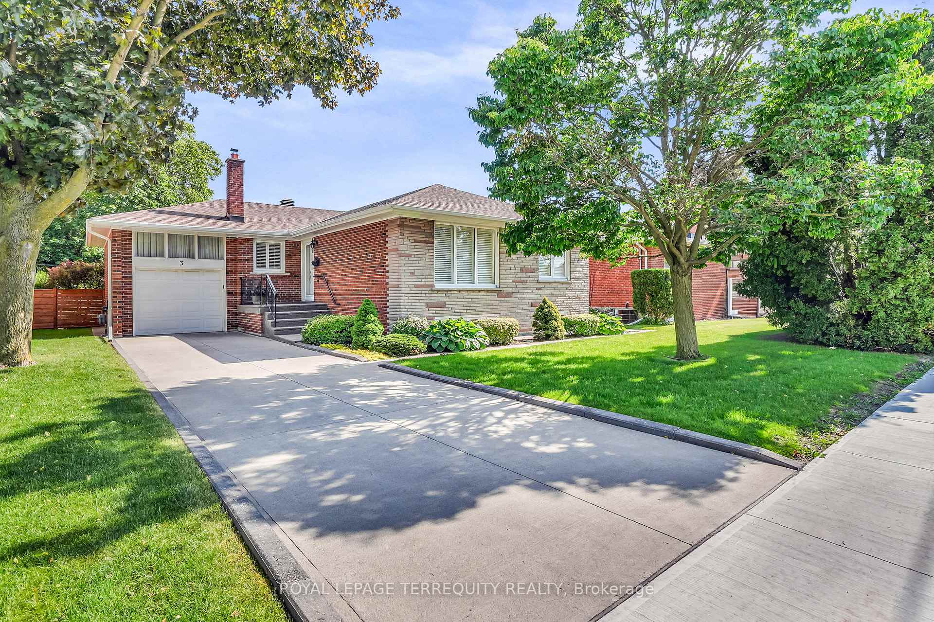 3 Avery Avenue, Toronto W08, ON M9C 1K1
