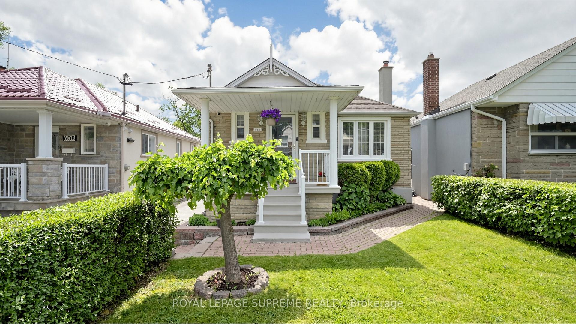 610 Mcroberts Avenue, Toronto W03, ON M6E 4R7