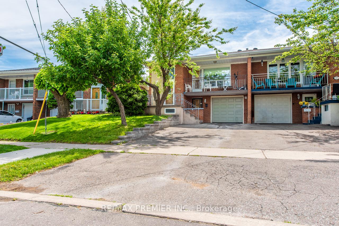 569 Roding Street Bsmt, Toronto W05, ON M3M 2A4