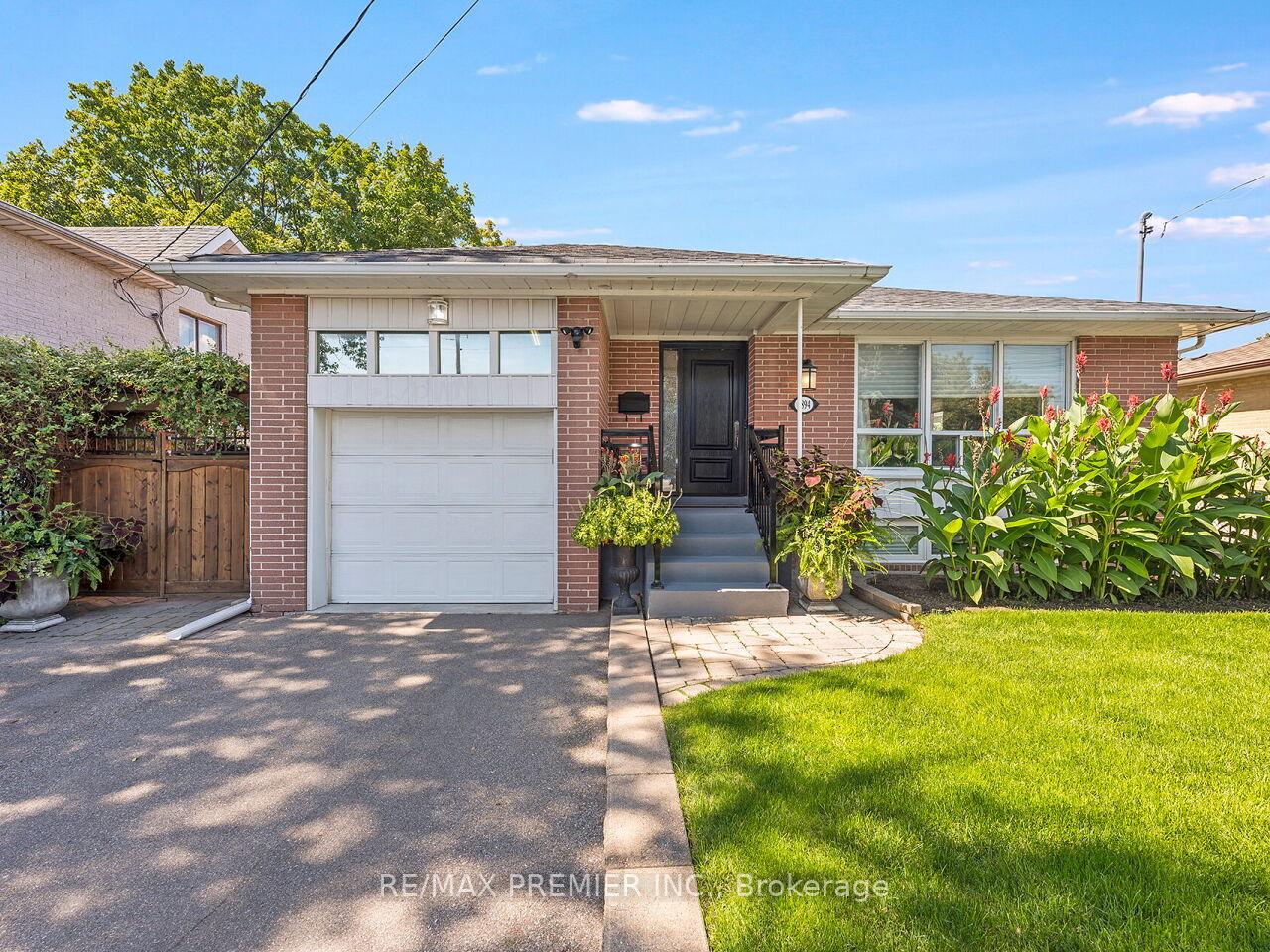 2894 Weston Road, Toronto W05, ON M9M 2S5