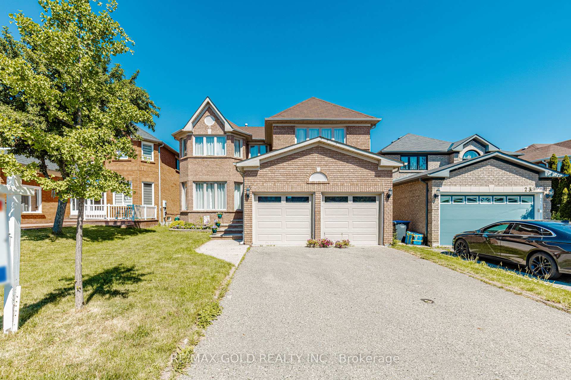 25 Adirondack Crescent, Brampton, ON L6R 1E5