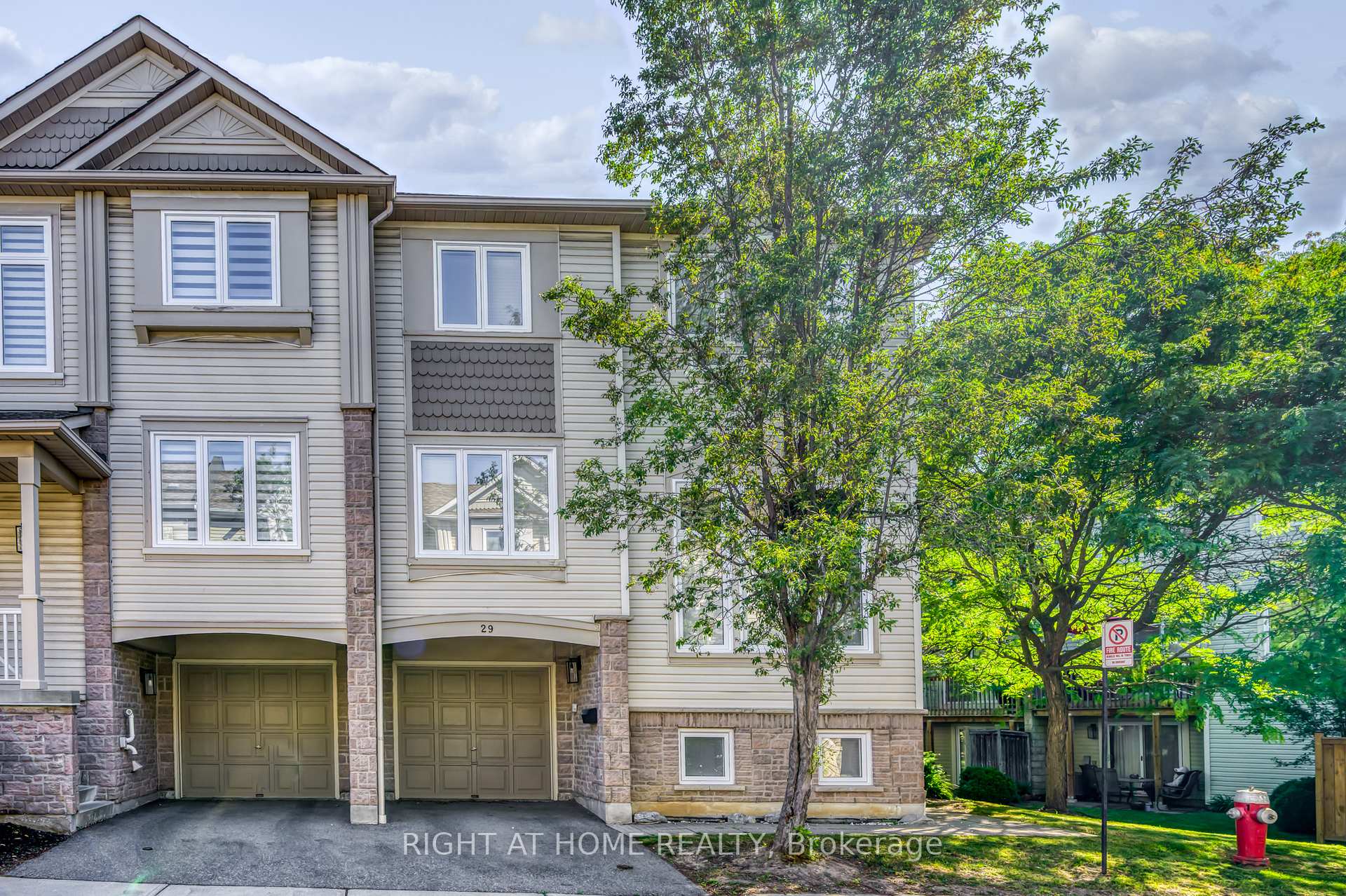 7101 Branigan Gate 29, Mississauga, ON L5N 7S2