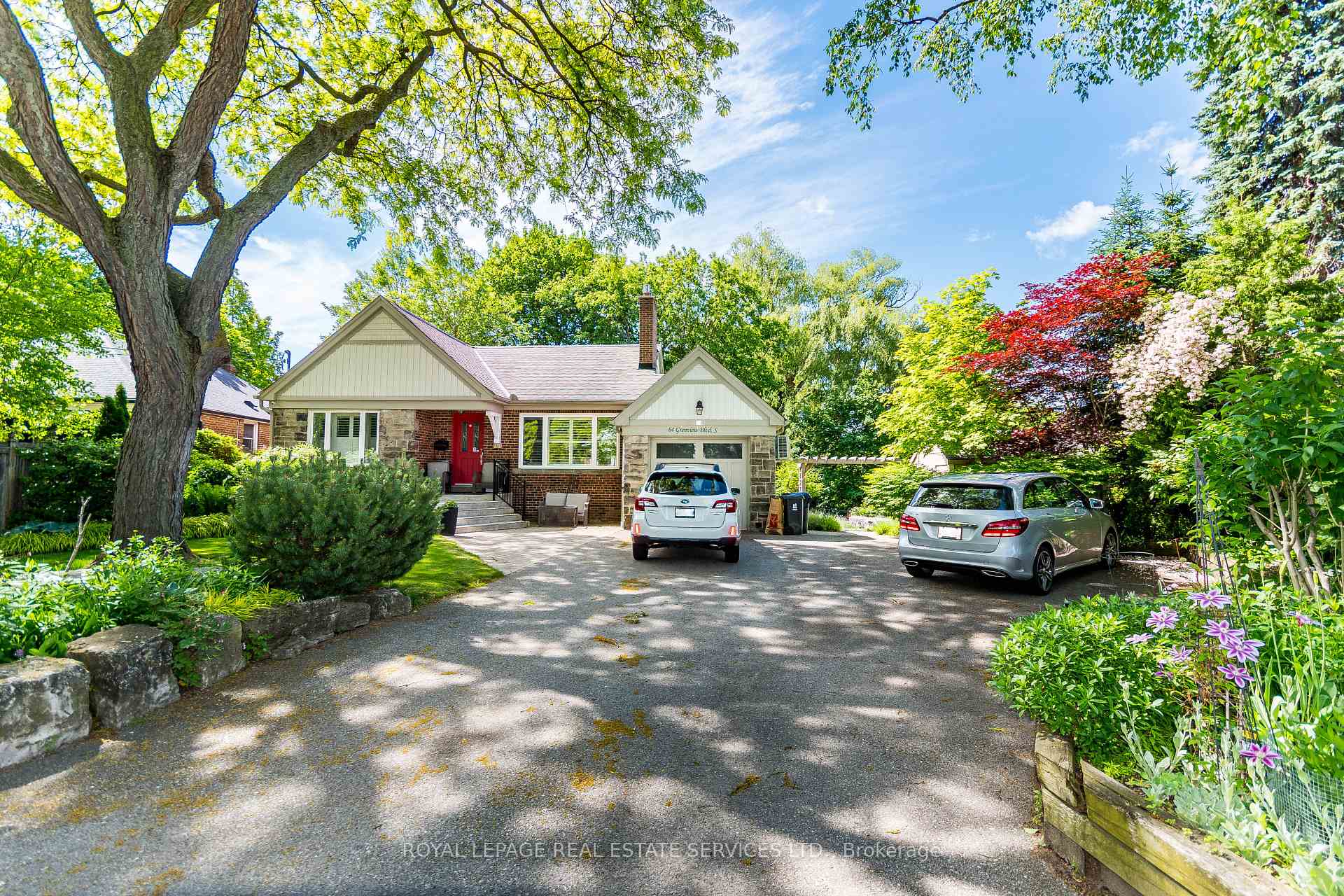 64 Grenview Boulevard S Lower, Toronto W07, ON M8Y 3S4