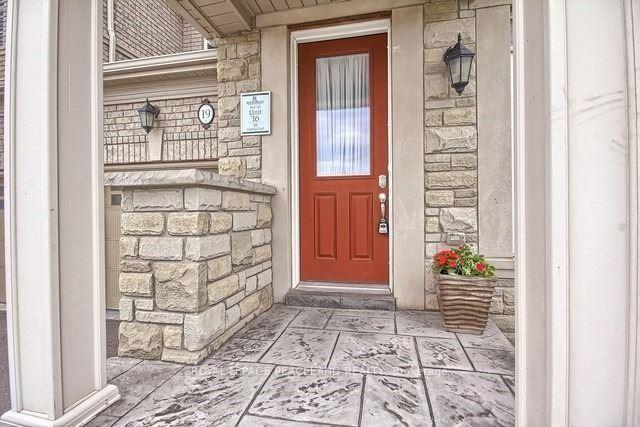 19 Kaitting Trail, Oakville, ON L6M 0S6