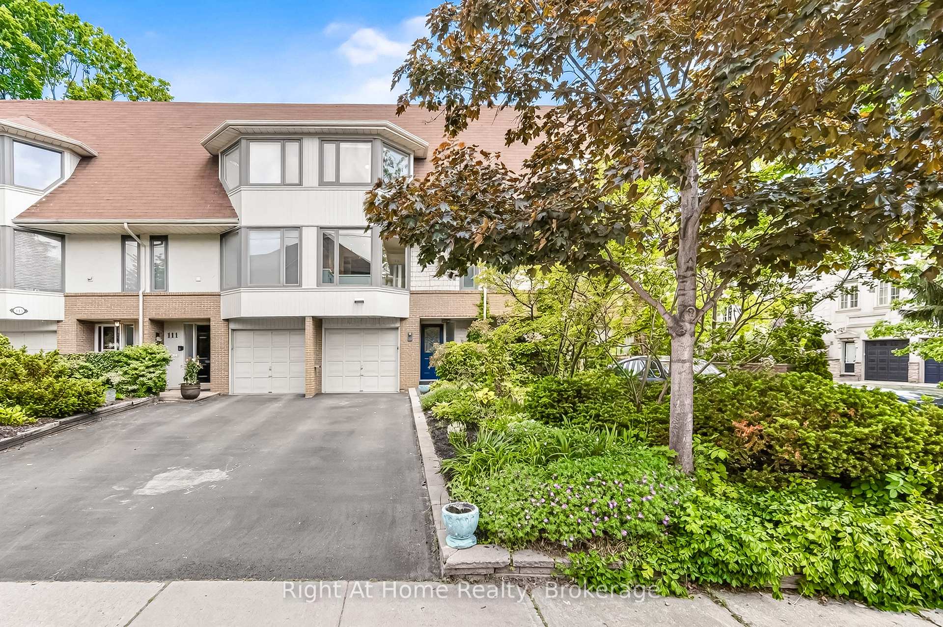 109 Brant Street, Oakville, ON L6K 2Z7
