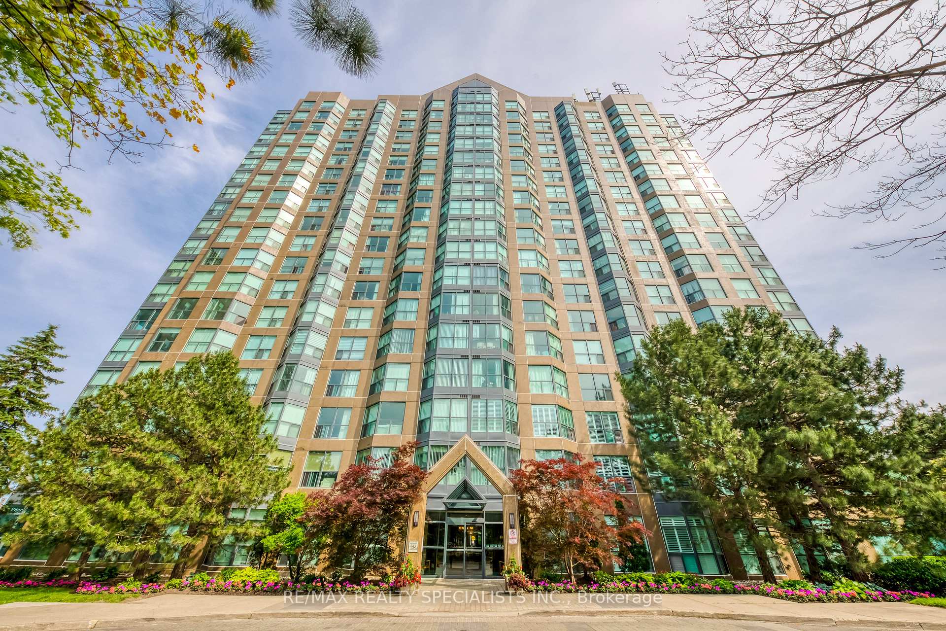 2177 Burnhamthorpe Road W 209, Mississauga, ON L5L 5P9