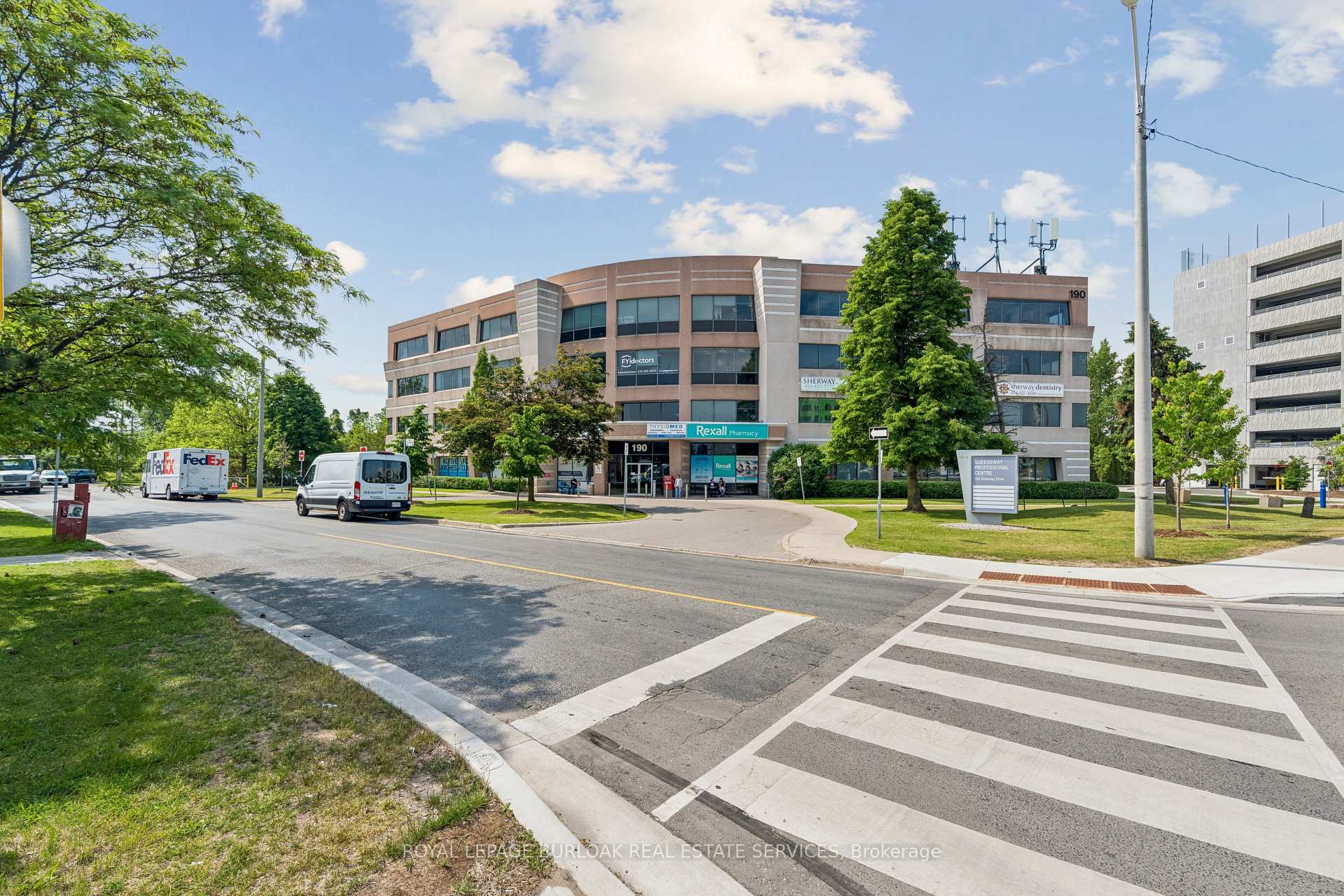 190 Sherway Drive 417, Toronto W08, ON M9C 5N2