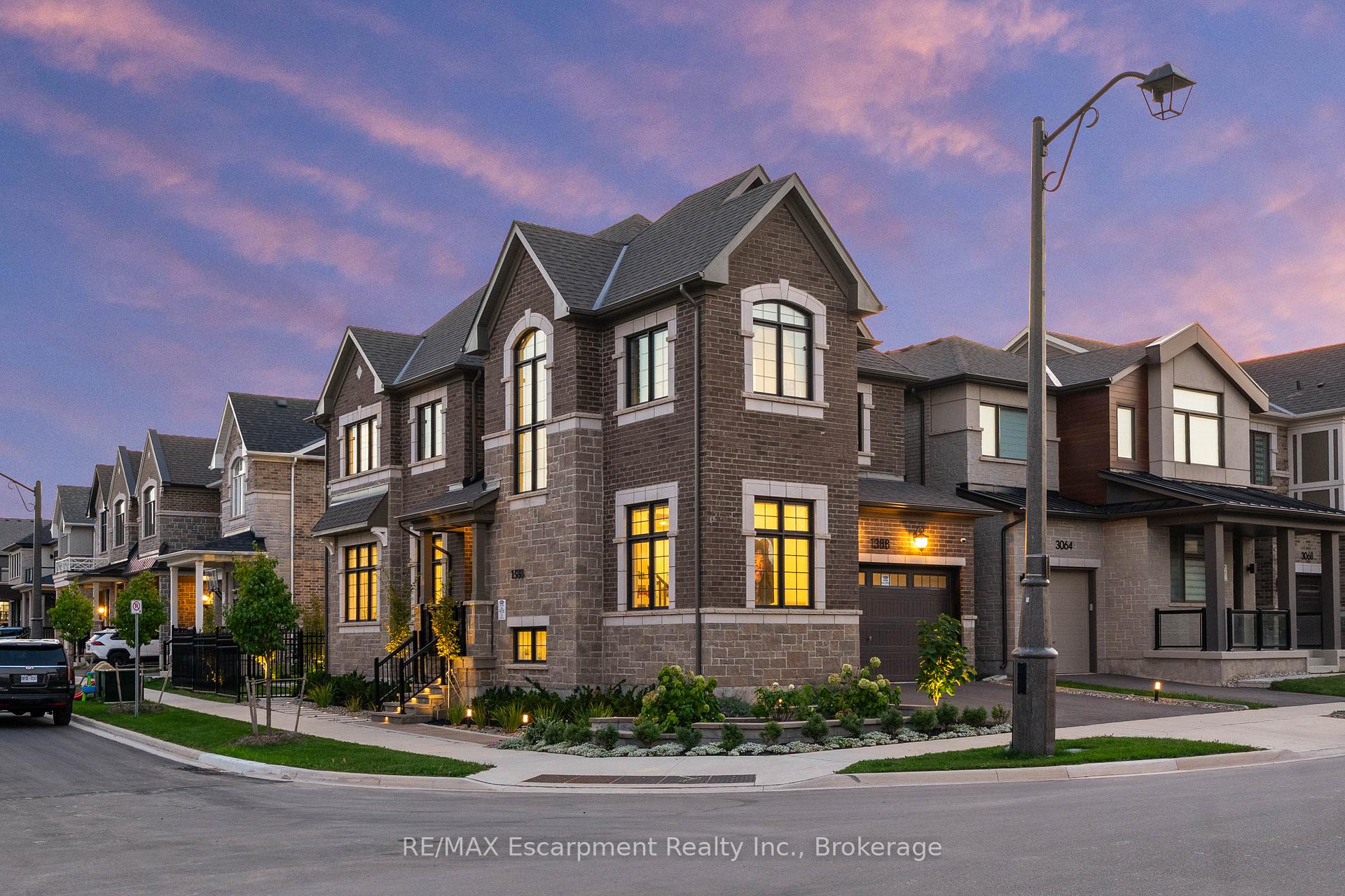 1388 AYMOND Crescent, Oakville, ON L6H 7W9