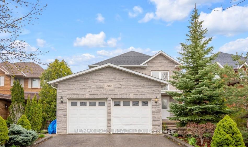 202 Nahani Way Main&Second Flr, Mississauga, ON L4Z 3J5