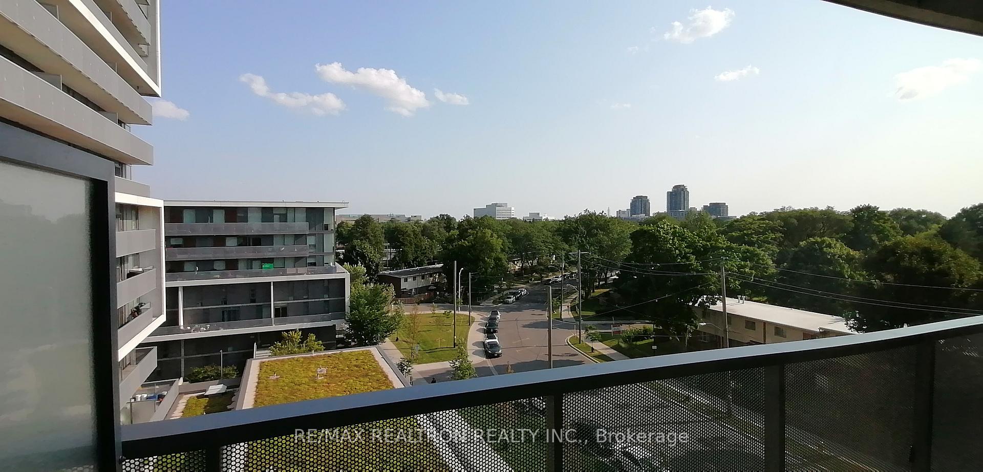 160 Flemington Road #715, Toronto W04, ON M6A 0A9