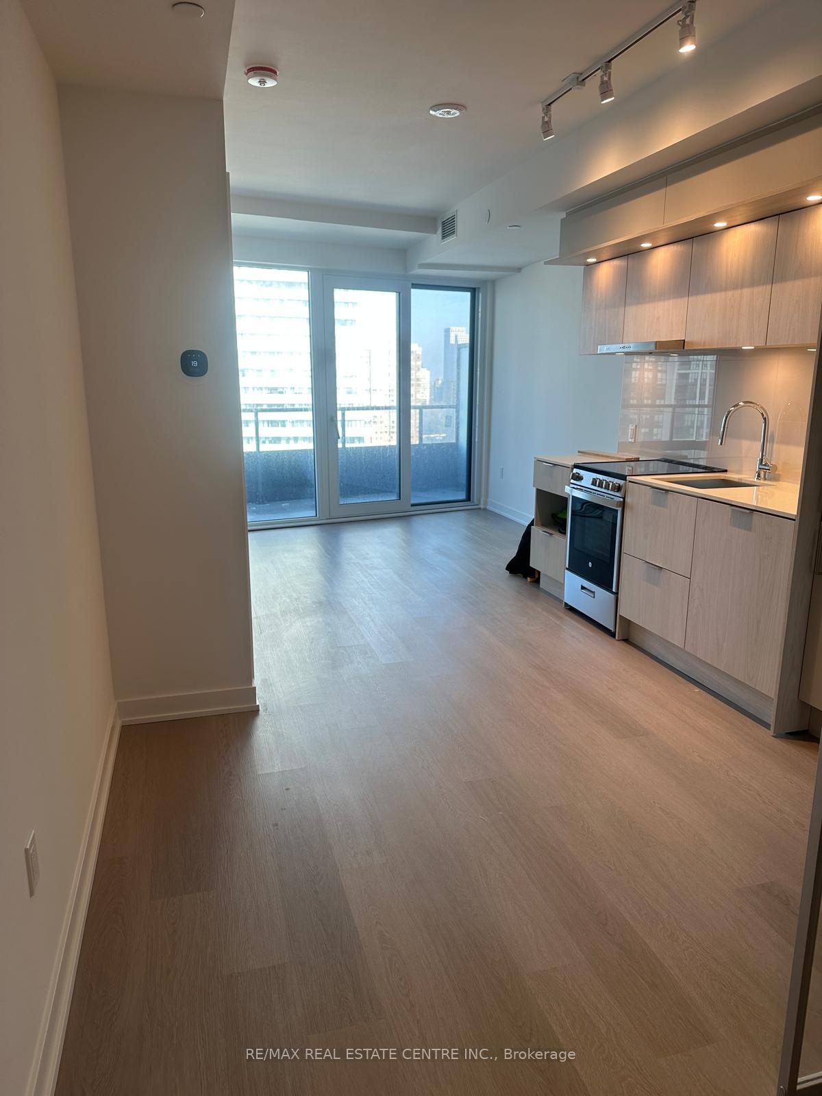 448 Burnhamthorpe Road W 1205, Mississauga, ON L5B 4M6