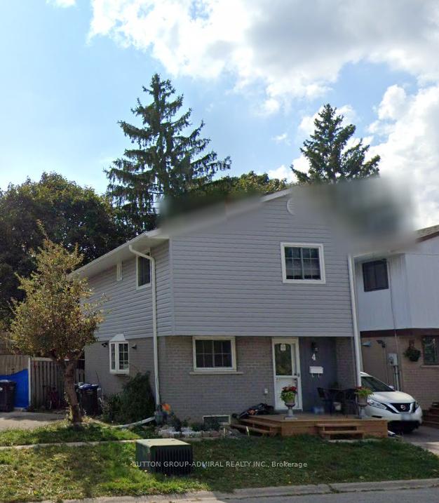 4 Hilda Court, Brampton, ON L6S 2C1