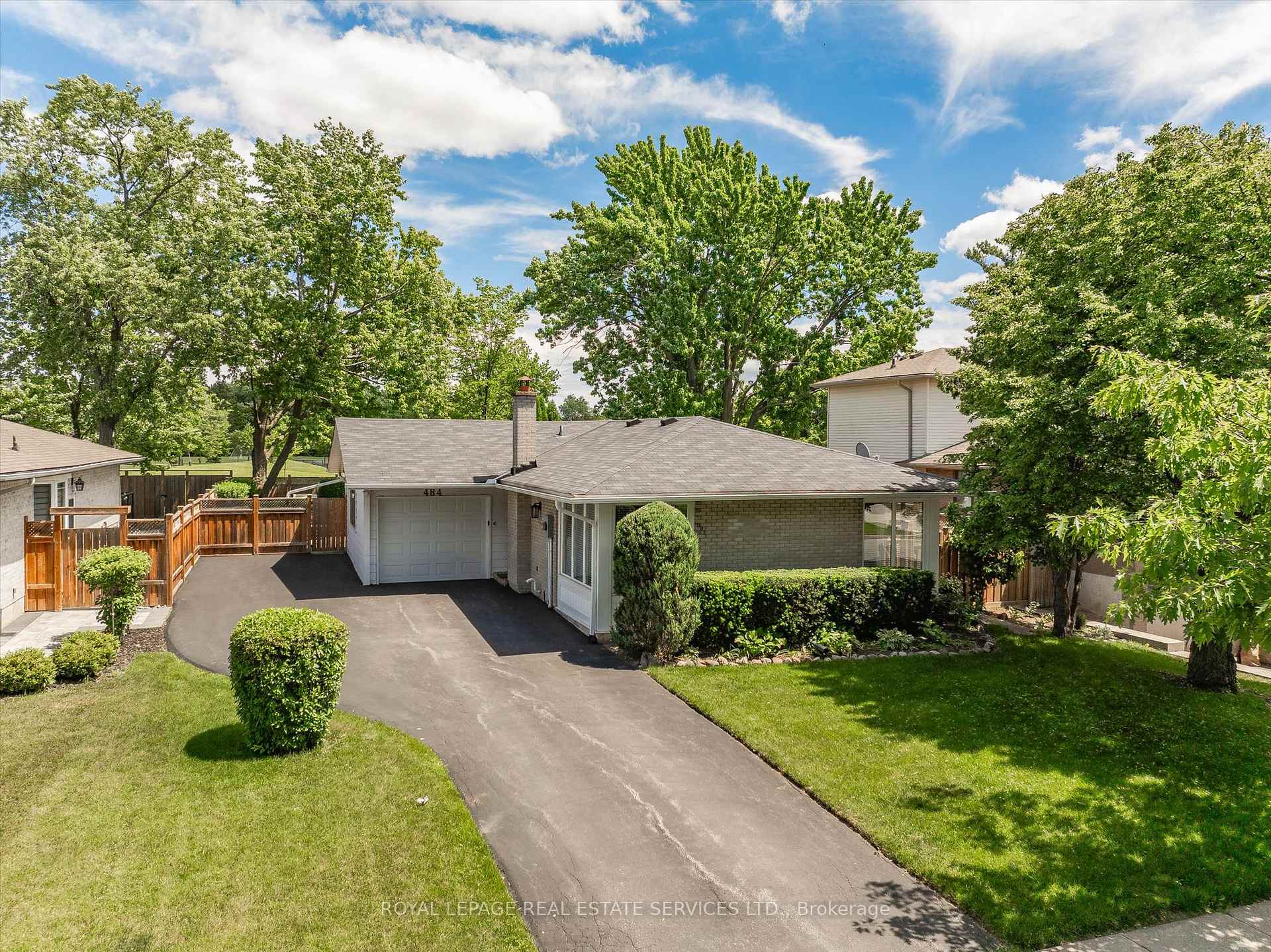 484 Grand Boulevard, Oakville, ON L6H 1P3