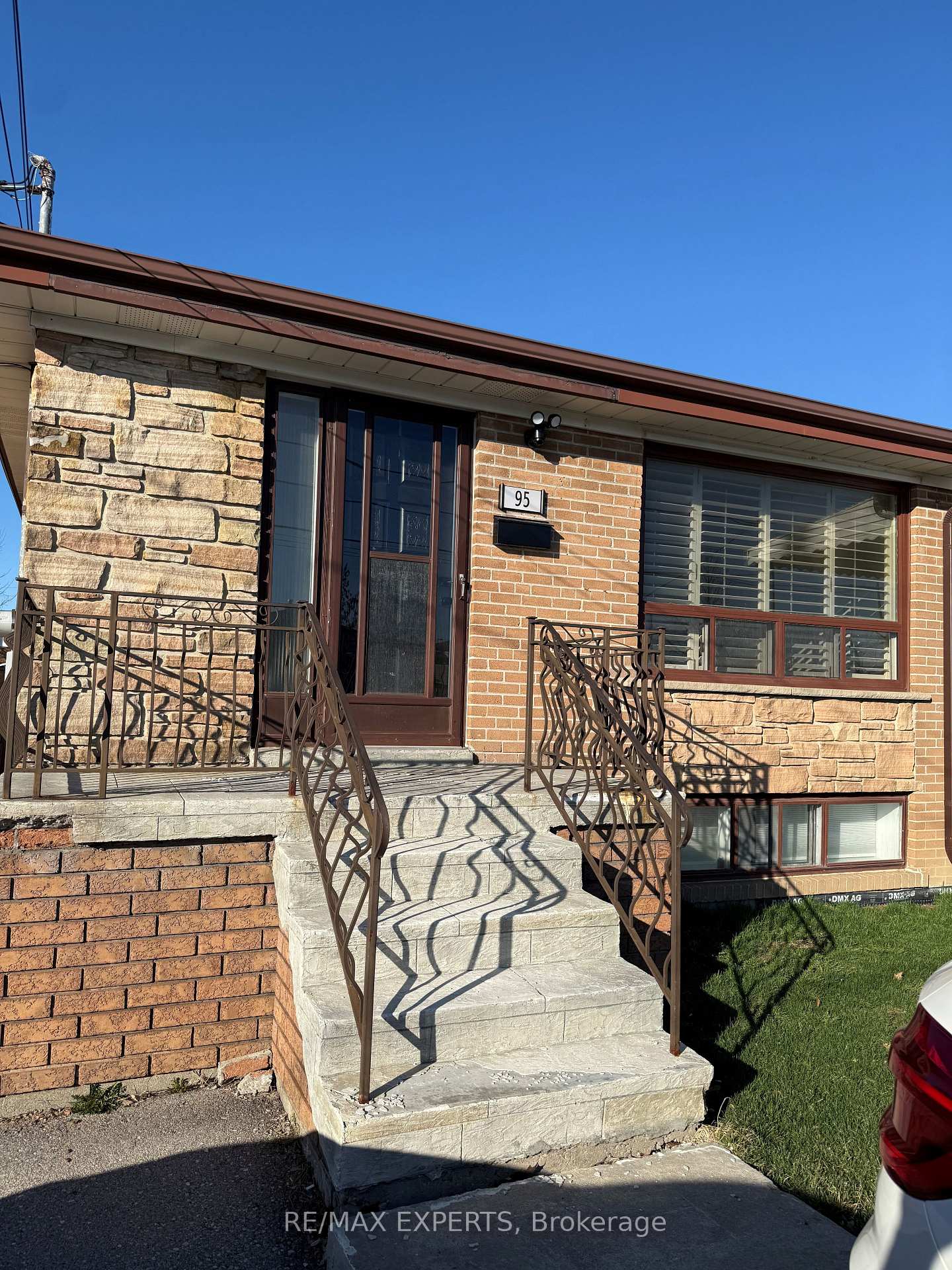 95 Navenby Crescent, Toronto W05, ON M9L 1B3