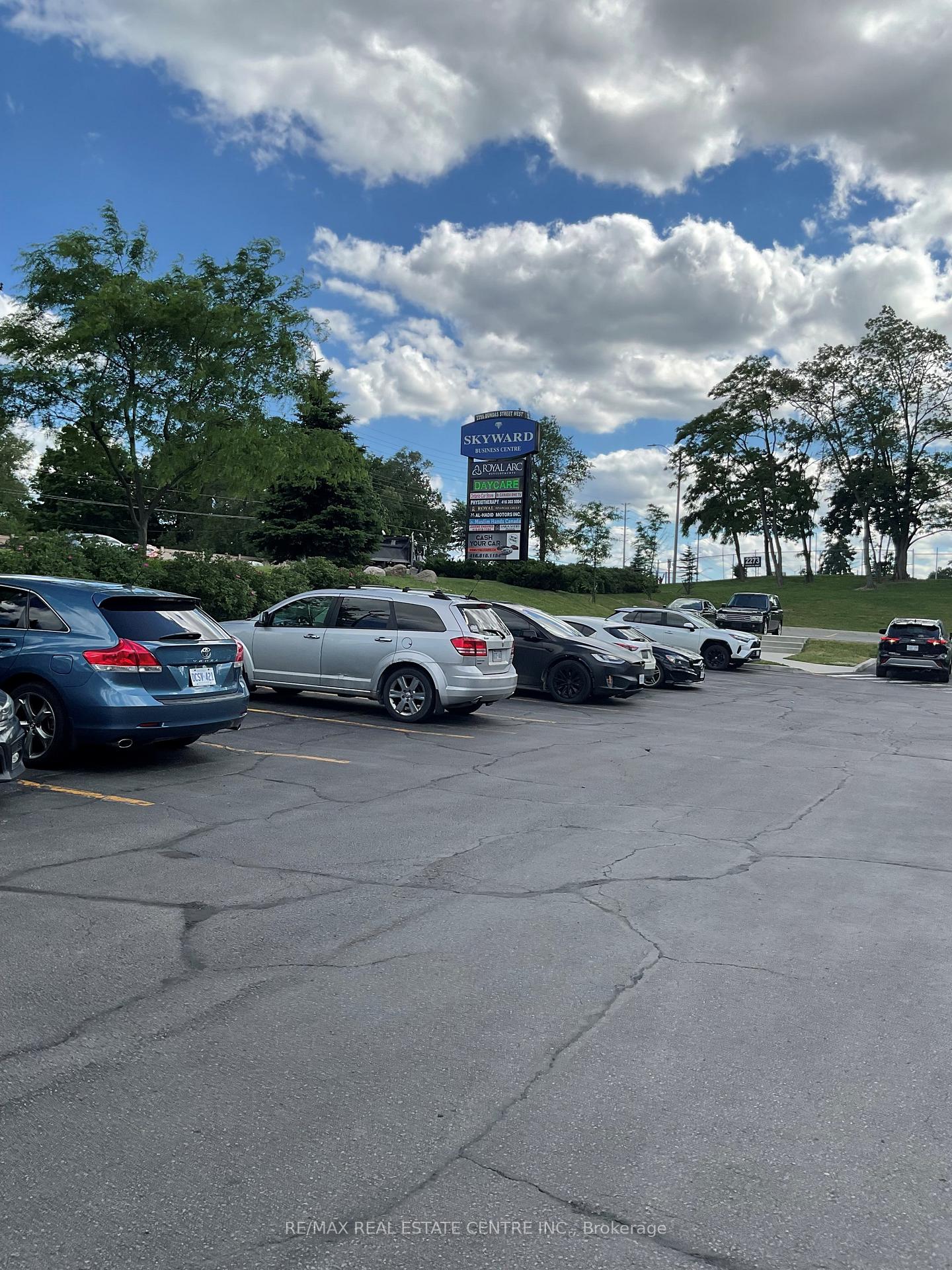 2255 Dundas Street W 317, Mississauga, ON L5K 1R6