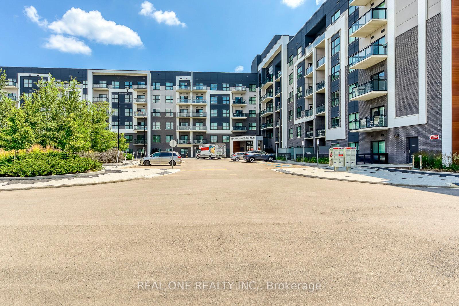 128 GROVEWOOD Common 533, Oakville, ON L6H 0X3