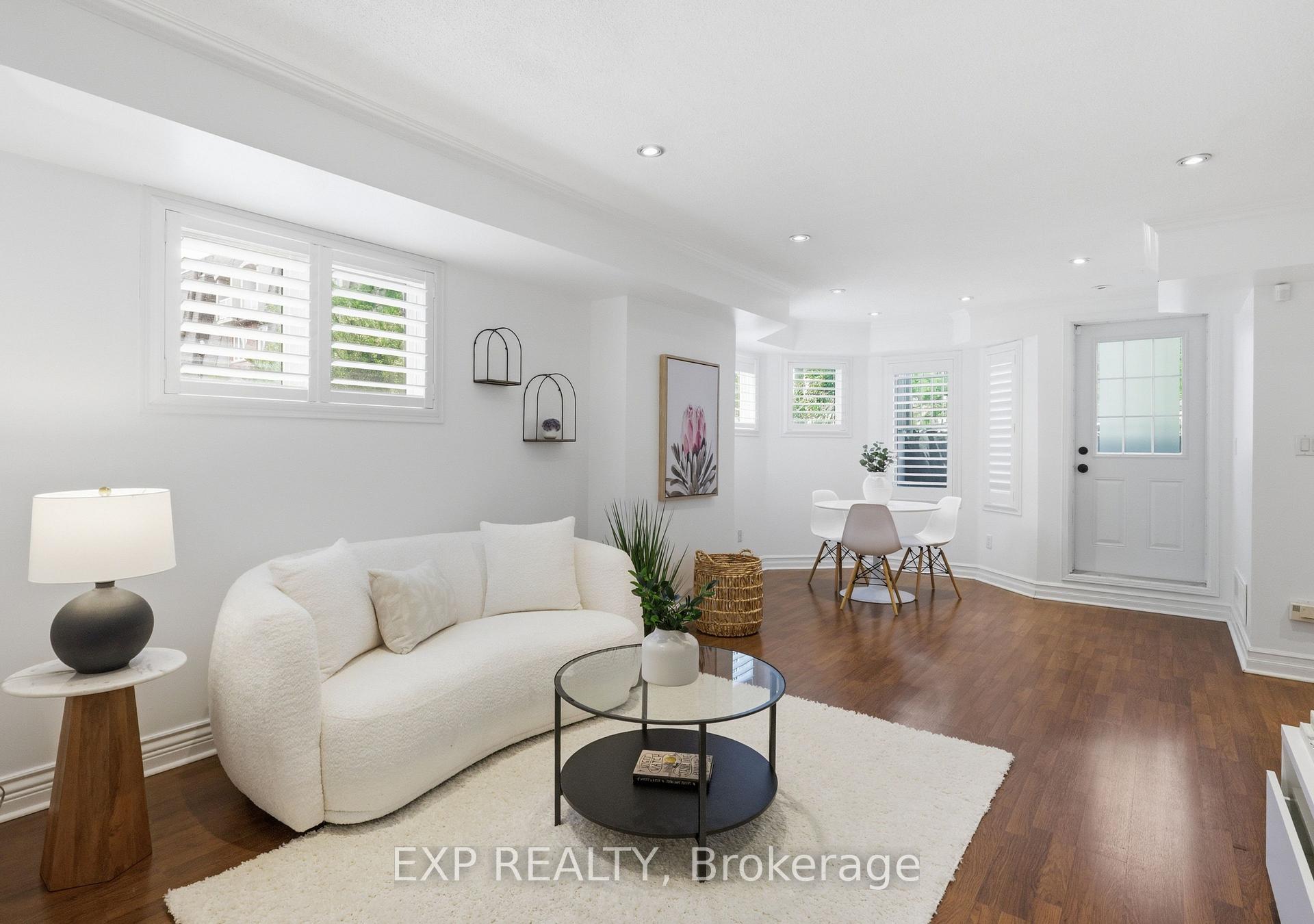 31 Foundry Avenue 29, Toronto W02, ON M6H 4K7